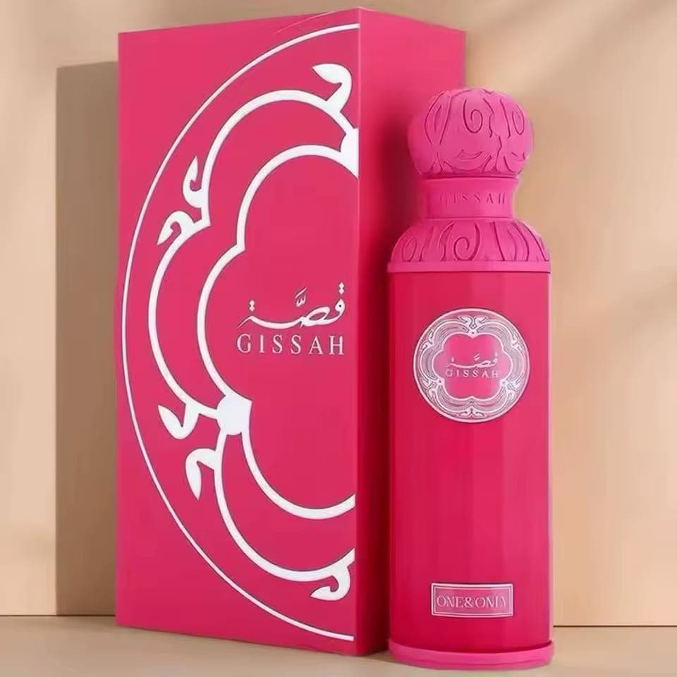 عطر قصة Pink & Rose — أنوثة وفخامة في رشّة